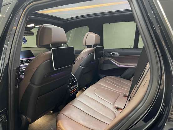 BMW-X5-2021