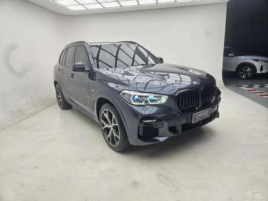 BMW-X5-2021