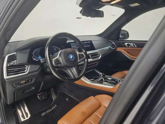 BMW-X5-2021