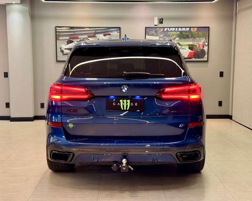 BMW-X5-2021