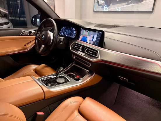 BMW-X5-2021