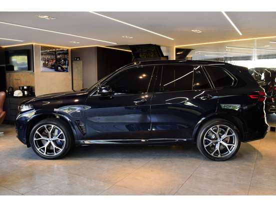 BMW-X5-3.0 I6 TURBO HÍBRIDO XDRIVE50E M SPORT AUTOMÁTICO BMW-X5-2024