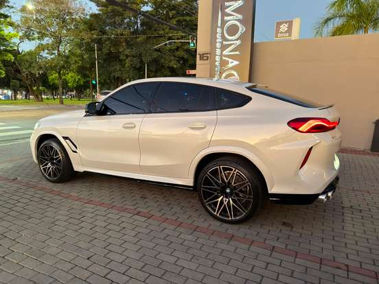 BMW-X6-2023