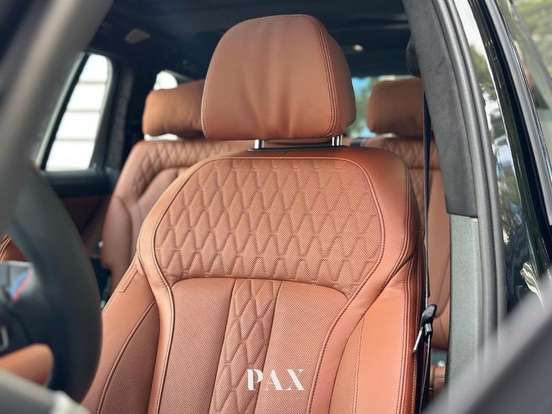 BMW-X7-2024