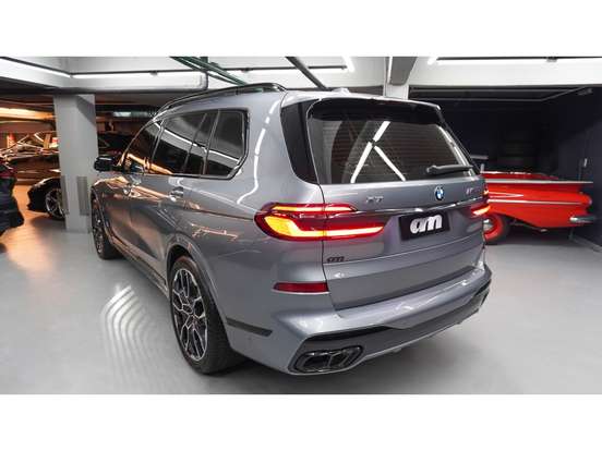 BMW-X7-2024