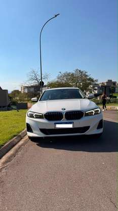 BMW-320i-2022