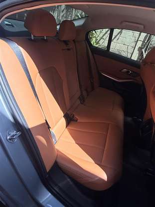 BMW-320i-2022