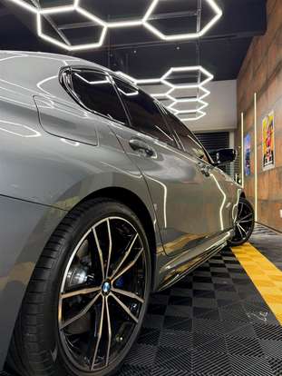 BMW-320i-2024