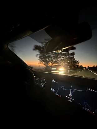 BMW-320i-2024