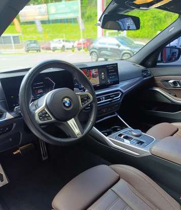 BMW-320i-2023