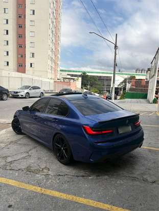 BMW-320i-2021