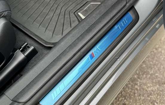 BMW-320i-2024
