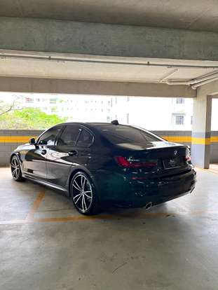 BMW-320i-2022