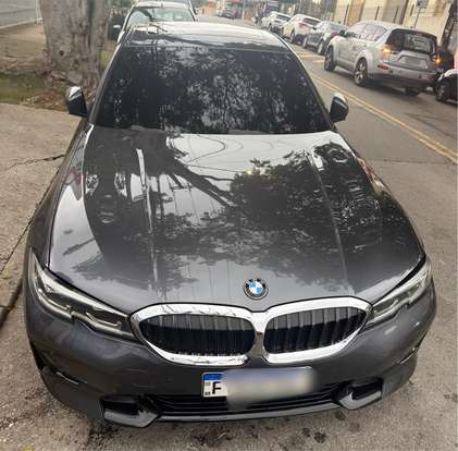 BMW-320i-2020