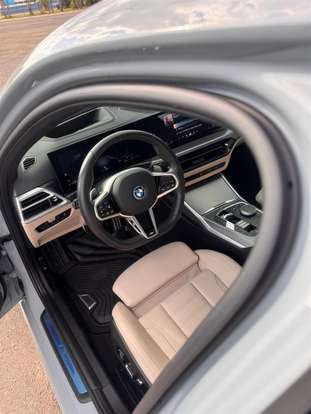 BMW-330e-2025
