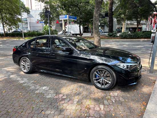 BMW-530e-2019