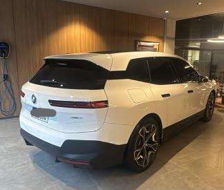 BMW-iX-2022