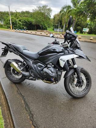 BMW R 1300 GS TRIPLE BLACK 