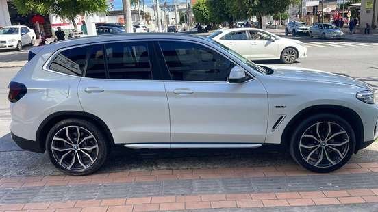 BMW-X3-2021
