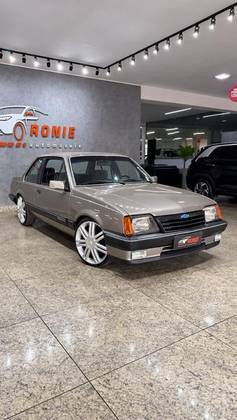 CHEVROLET MONZA 1.8 CLASSIC 8V GASOLINA 4P MANUAL