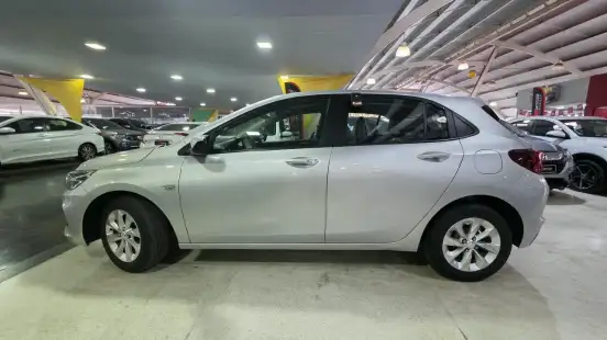 CHEVROLET-ONIX-2022