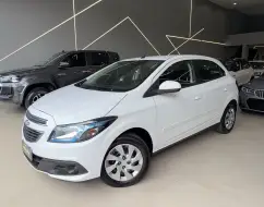 CHEVROLET ONIX 1.4 MPFI LT 8V FLEX 4P MANUAL CHEVROLET ONIX 1.4 MPFI LT 8V FLEX 4P MANUAL
