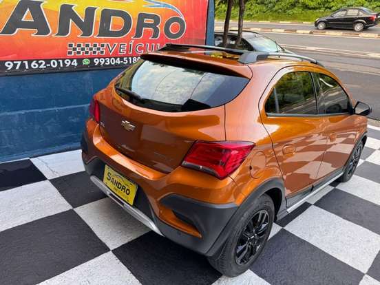 CHEVROLET-ONIX-1.4 MPFI ACTIV 8V FLEX 4P AUTOMÁTICO CHEVROLET-ONIX-2018