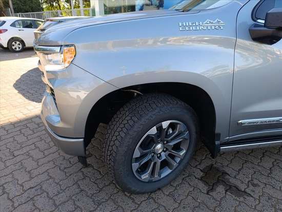 CHEVROLET-SILVERADO-2025
