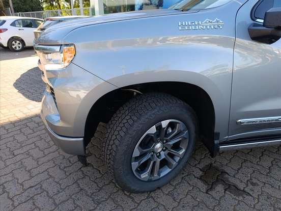 CHEVROLET-SILVERADO-5.3 V8 GASOLINA 1500 HIGH COUNTRY 4X4 AUTOMÁTICO CHEVROLET-SILVERADO-2025