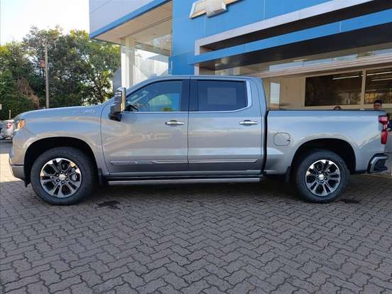CHEVROLET-SILVERADO-5.3 V8 GASOLINA 1500 HIGH COUNTRY 4X4 AUTOMÁTICO CHEVROLET-SILVERADO-2025