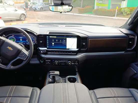 CHEVROLET-SILVERADO-5.3 V8 GASOLINA 1500 HIGH COUNTRY 4X4 AUTOMÁTICO CHEVROLET-SILVERADO-2025