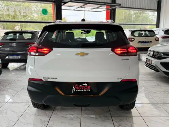 CHEVROLET-TRACKER-2025