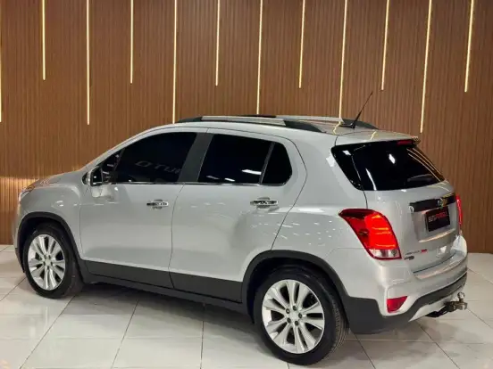 CHEVROLET-TRACKER-2018