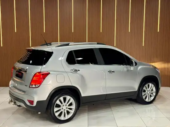CHEVROLET-TRACKER-2018