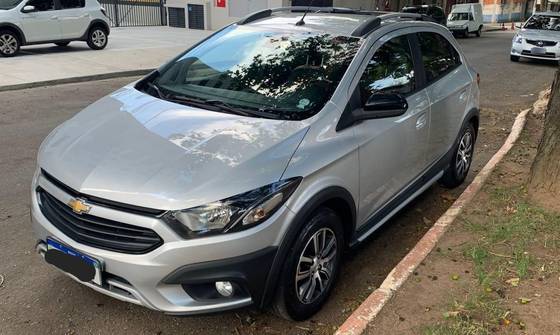 CHEVROLET ONIX 1.4 MPFI ACTIV 8V FLEX 4P AUTOMÁTICO