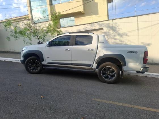 CHEVROLET S10 2.8 16V TURBO DIESEL HIGH COUNTRY CD 4X4 AUTOMÁTICO