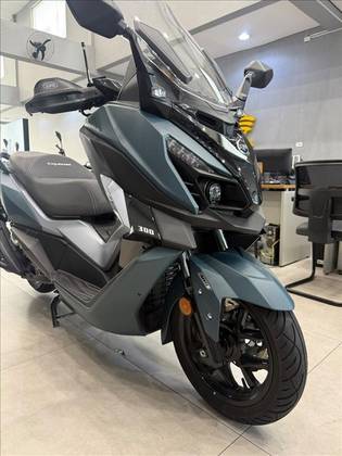 DAFRA CRUISYM 300 