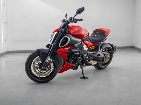DUCATI DIAVEL V4 
