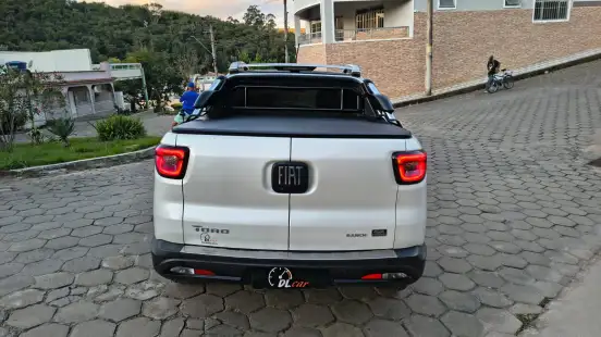 FIAT-TORO-2021