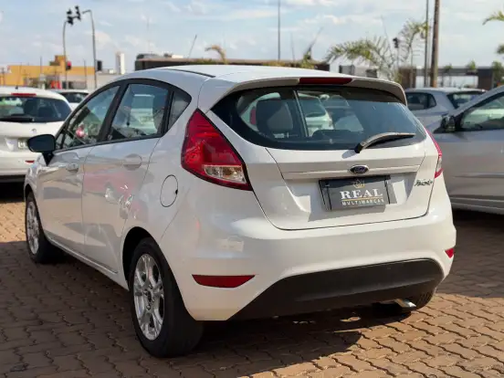 FORD-FIESTA-2015