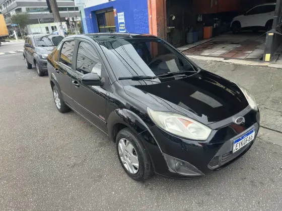 FORD FIESTA 1.6 MPI SEDAN 8V FLEX 4P MANUAL