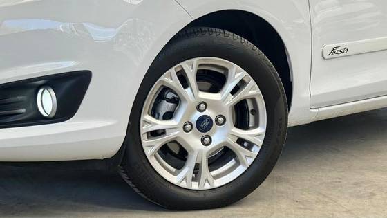 FORD FIESTA 1.6 SE HATCH 16V FLEX 4P POWERSHIFT