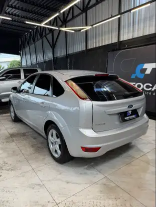 FORD-FOCUS-2011