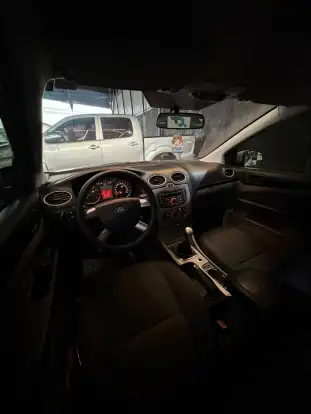 FORD-FOCUS-2011