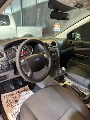 FORD-FOCUS-2011