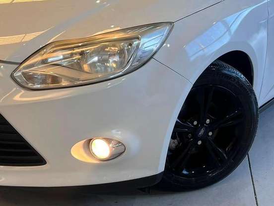 FORD-FOCUS-1.6 SE 16V FLEX 4P POWERSHIFT FORD-FOCUS-2014