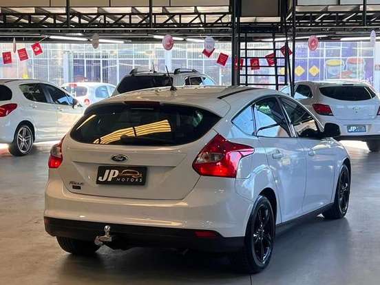 FORD-FOCUS-1.6 SE 16V FLEX 4P POWERSHIFT FORD-FOCUS-2014