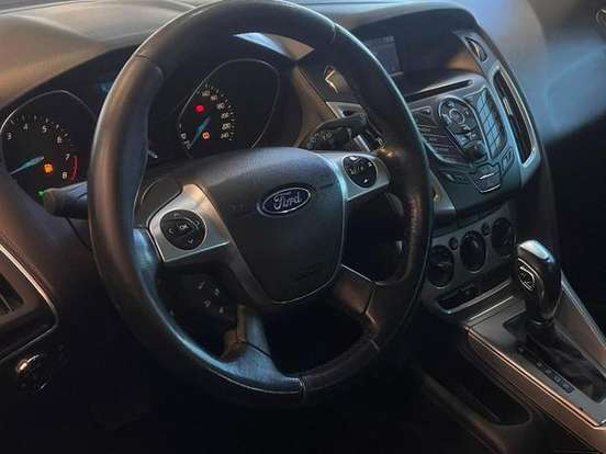 FORD-FOCUS-1.6 SE 16V FLEX 4P POWERSHIFT FORD-FOCUS-2014