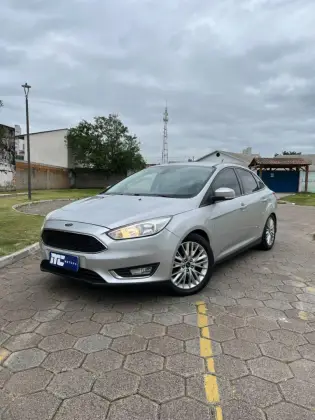 FORD FOCUS 2.0 SE FASTBACK 16V FLEX 4P POWERSHIFT