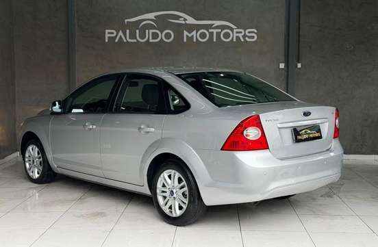 FORD-FOCUS-2013